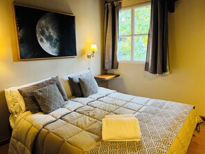 Zimmersafe, individuell dekoriert, schallisolierte Zimmer