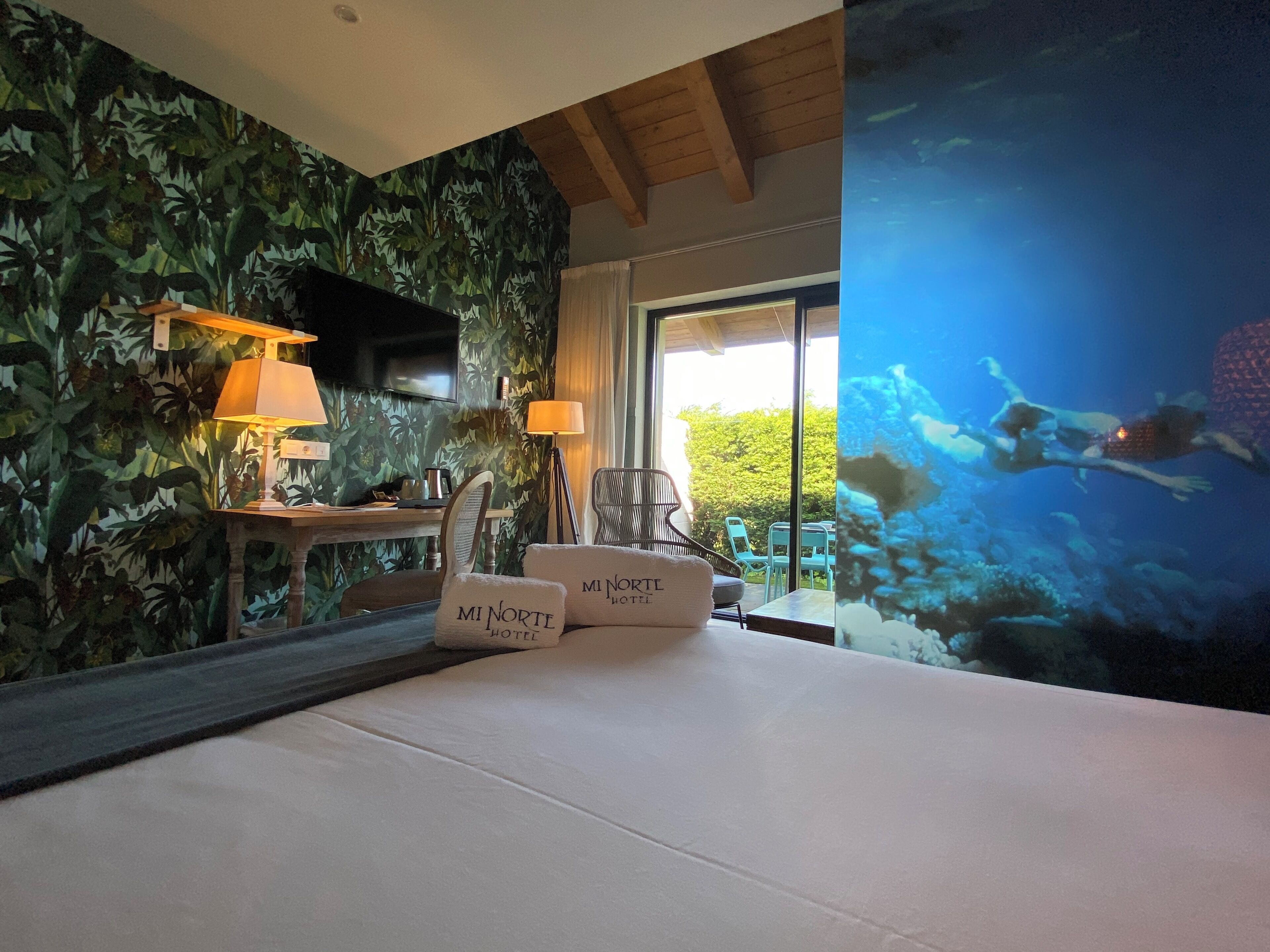 Junior suite | Lakens van Egyptisch katoen, luxe beddengoed, individueel gedecoreerd