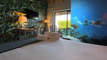 Junior suite | Lakens van Egyptisch katoen, luxe beddengoed, individueel gedecoreerd