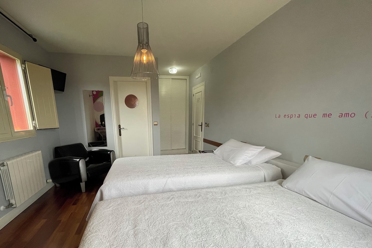 Standard Twin Room