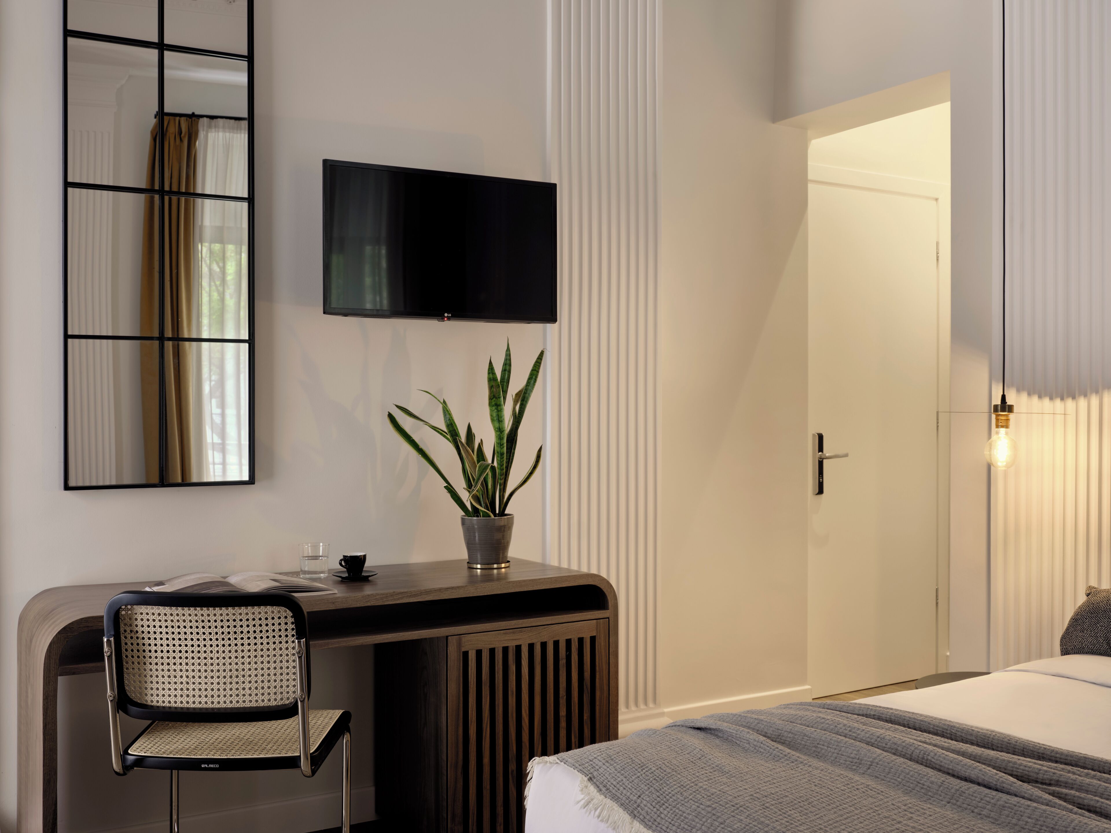 suite | 1 bedroom, frette italian sheets, premium bedding, memory-foam beds