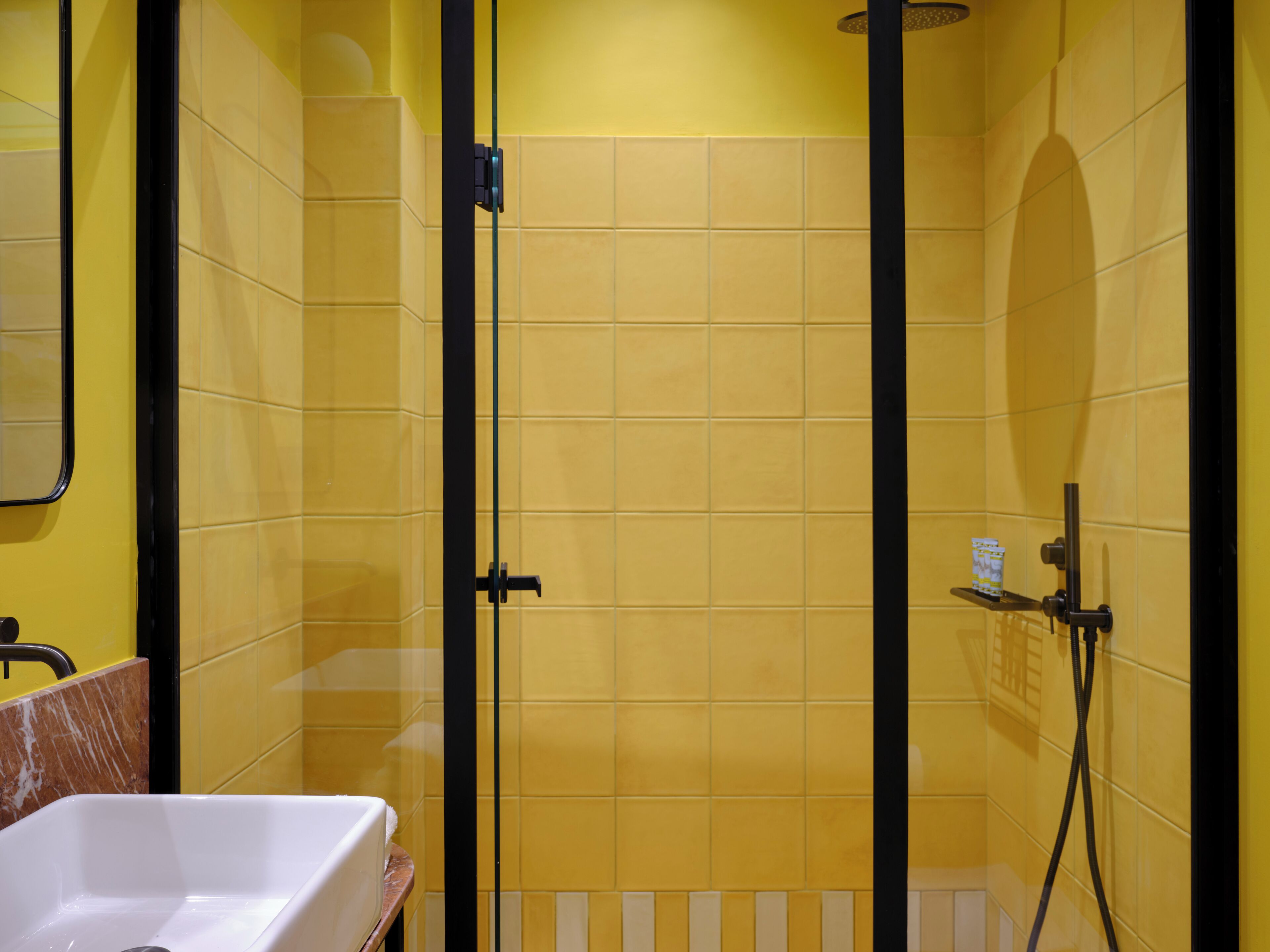 suite | bathroom | shower, free toiletries, hair dryer, slippers