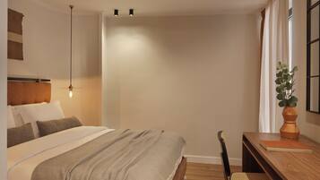 Quarto luxo, sacada | Lençóis italianos Frette, roupas de cama premium