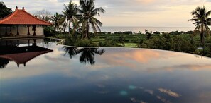 Outdoor pool - Bali Nibbana Resort (Seririt)