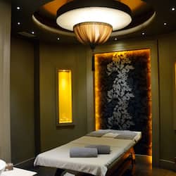 Behandelingskamers voor koppels, een sauna, een stoombad