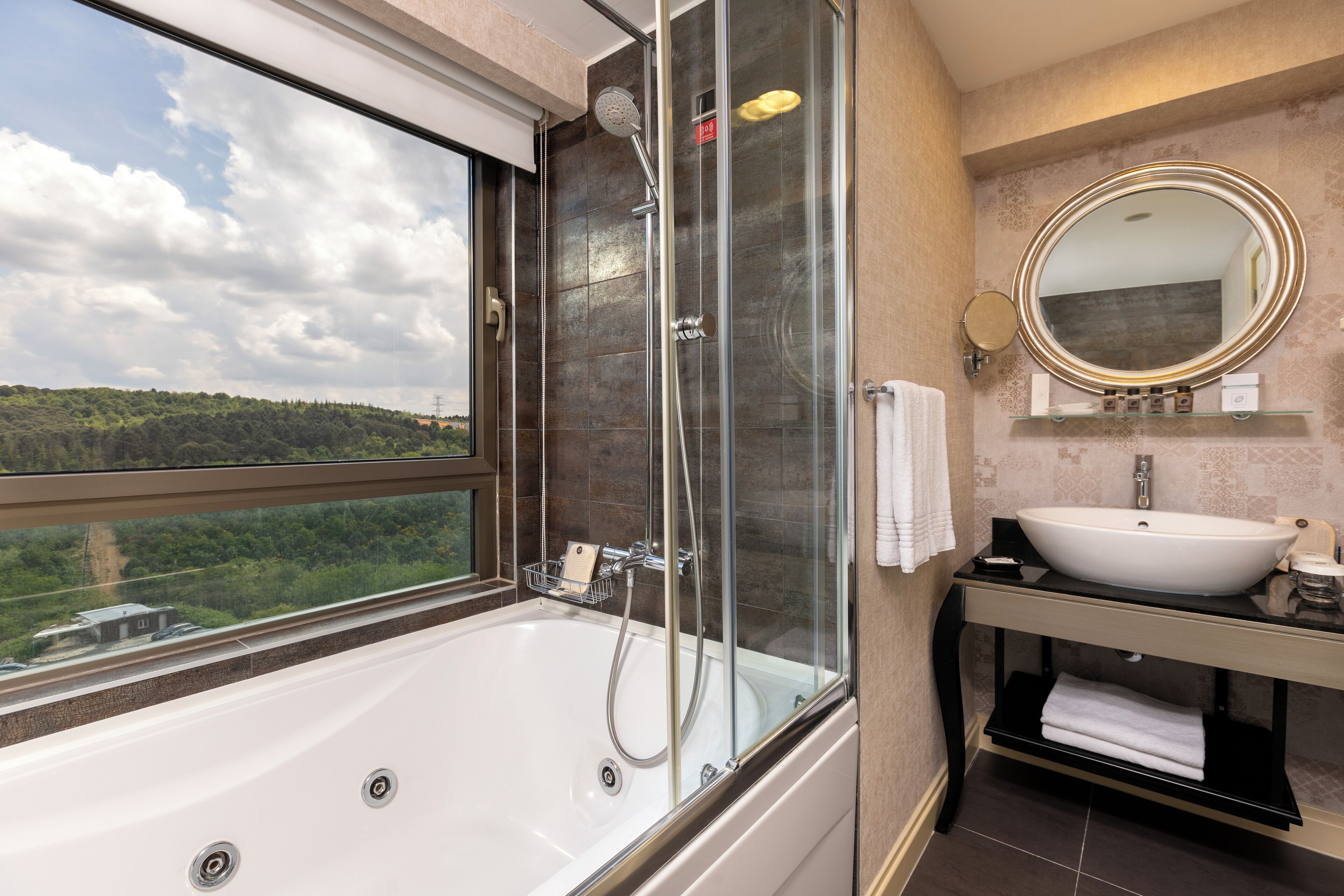 Photo - Limak Eurasia Luxury Hotel