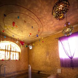 Couples treatment room(s), sauna, hot tub, steam room