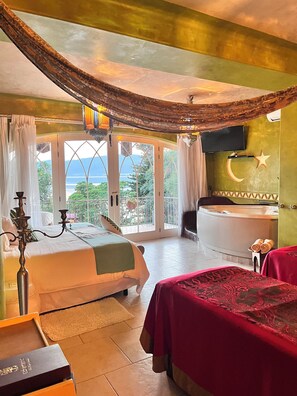 Superior suite, uitzicht op meer, aan het meer | Luxe beddengoed, donsdekens, een kluis op de kamer