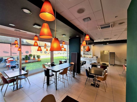 PÀivittÀinen buffetaamiainen (17 CHF per henkilö)