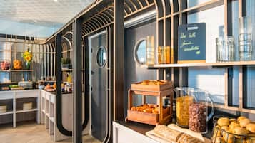 Free daily continental breakfast