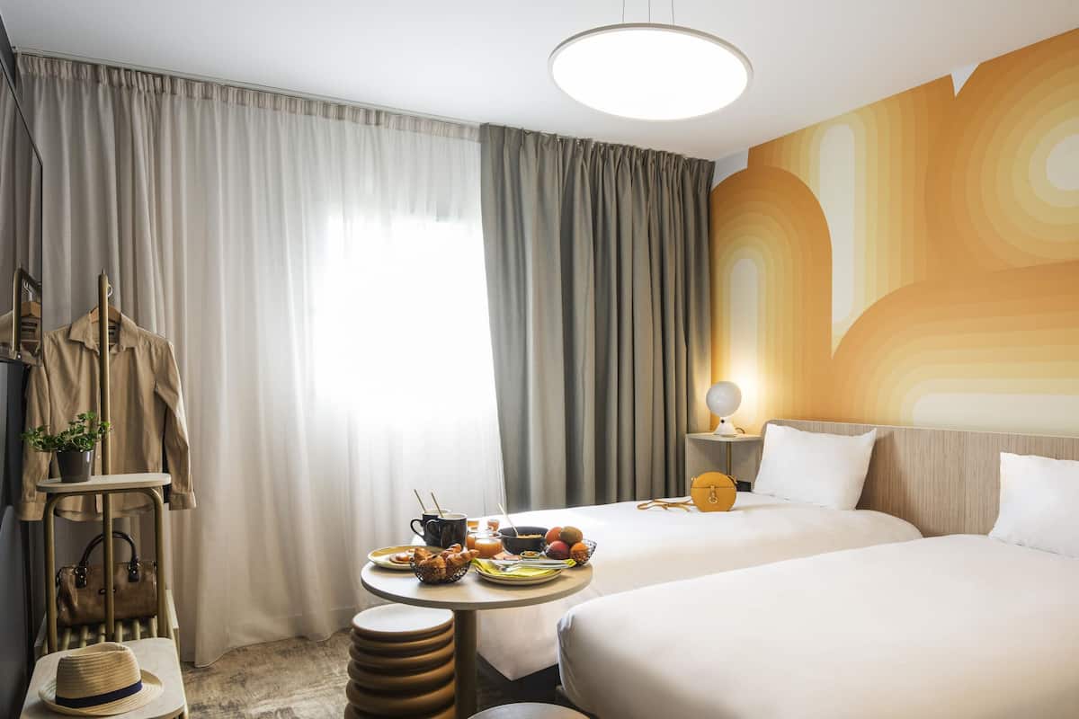 In-room safe, desk, blackout drapes, soundproofing