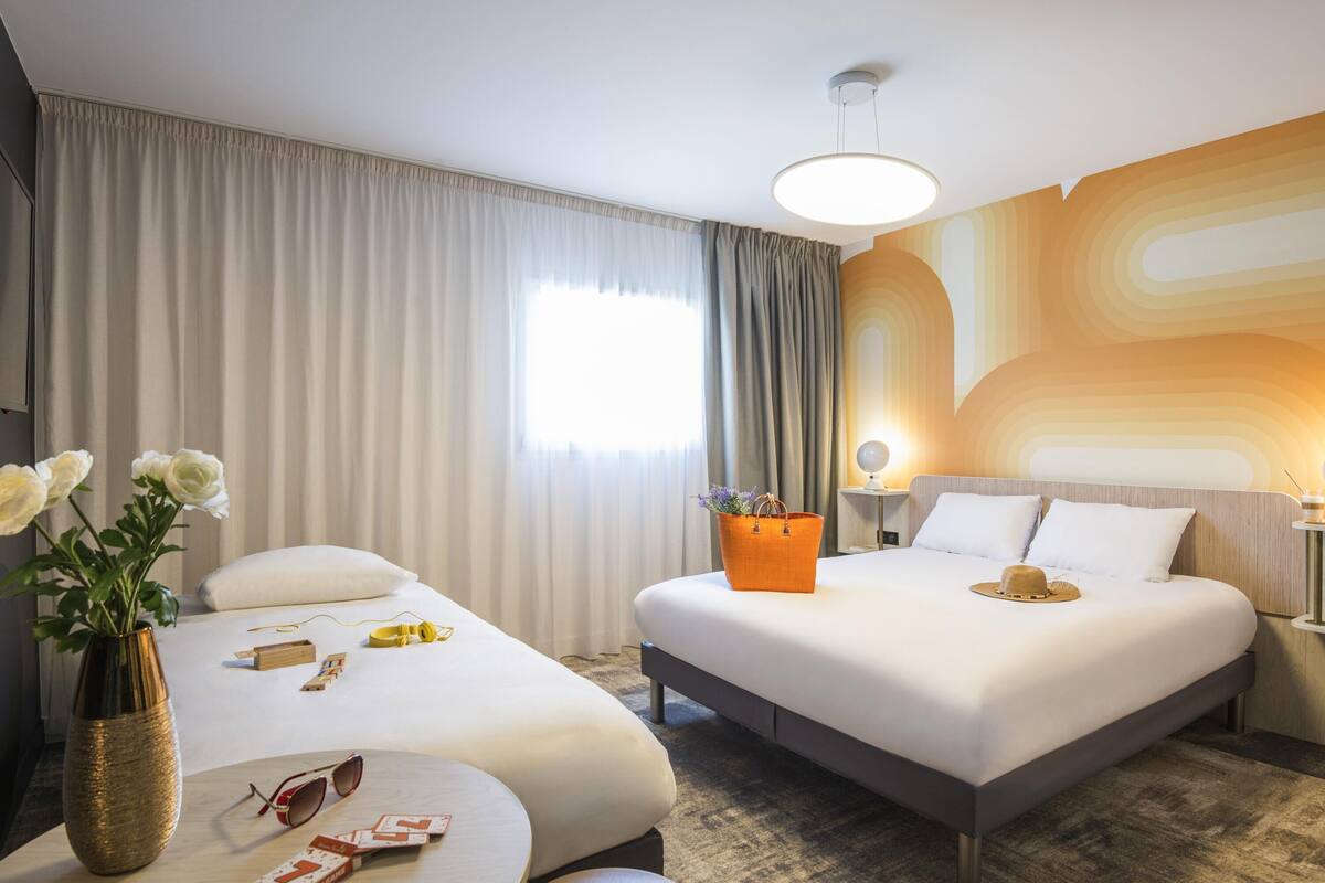 Standard Room, 1 Double Bed with Sofa bed | In-room safe, desk, blackout curtains, soundproofing
