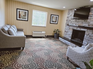 Lobby sitting area - Cobblestone Inn & Suites - Bloomfield (Bloomfield)