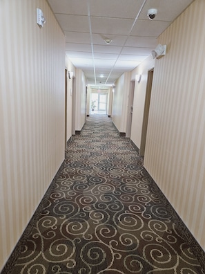 Hallway - Cobblestone Inn & Suites - Bloomfield (Bloomfield)