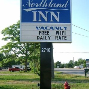 Property grounds - Northland Motel Bay City-Kawkawlin (Kawkawlin)