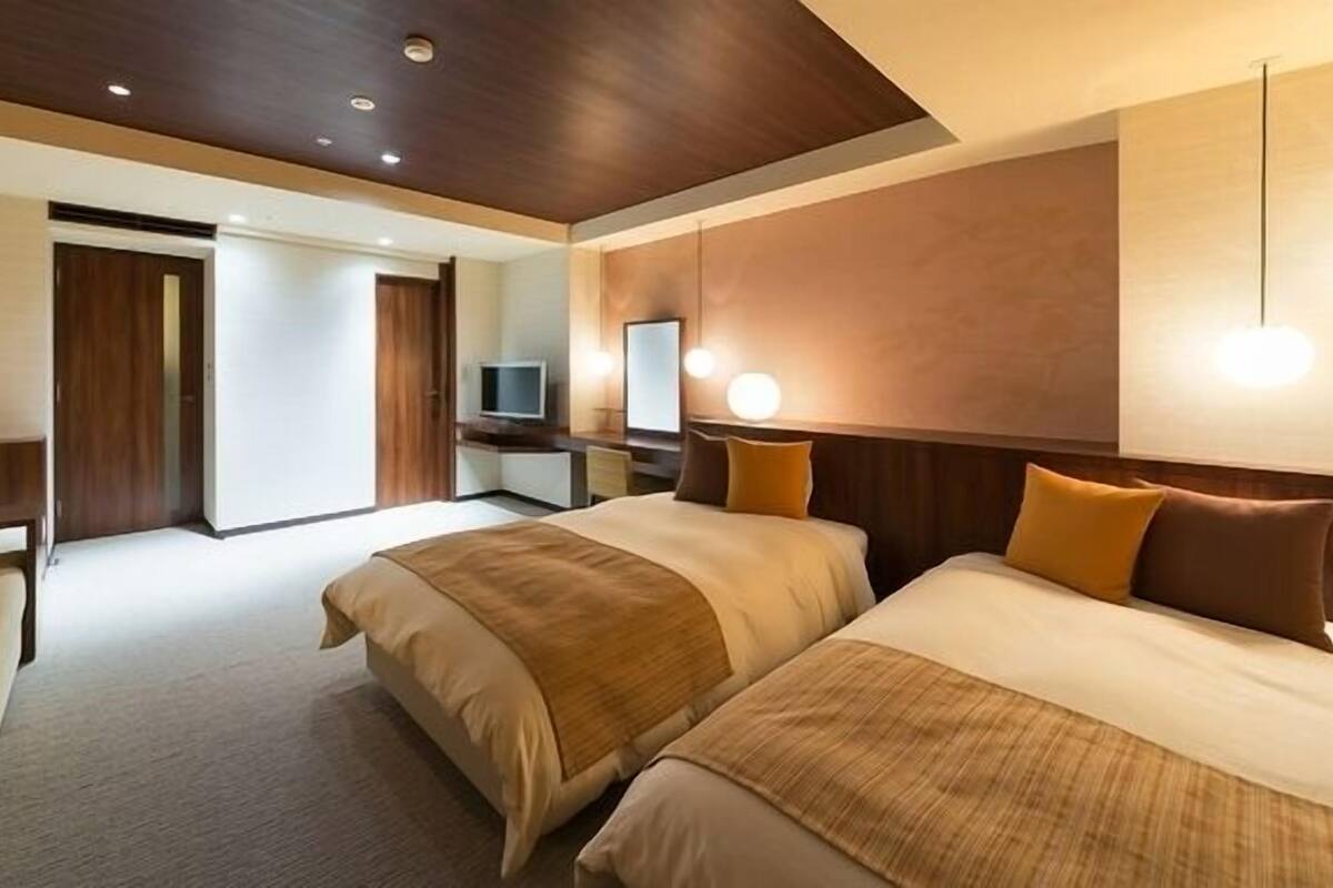 Tomannsrom (Tower Building Deluxe Twin Room) | Safe på rommet, wi-fi (inkludert) og sengetøy