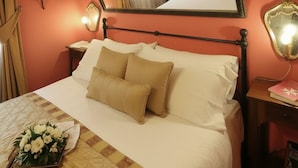 Classic Room, Pool Access, Garden View | Egyptian cotton sheets, premium bedding, down comforters - Candalù - Villa Giardinata (Valderice)