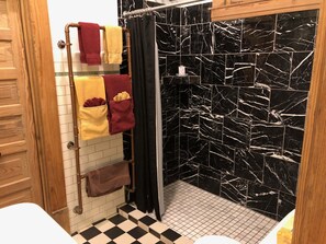 Double Room, Ensuite (Room 05) | Bathroom