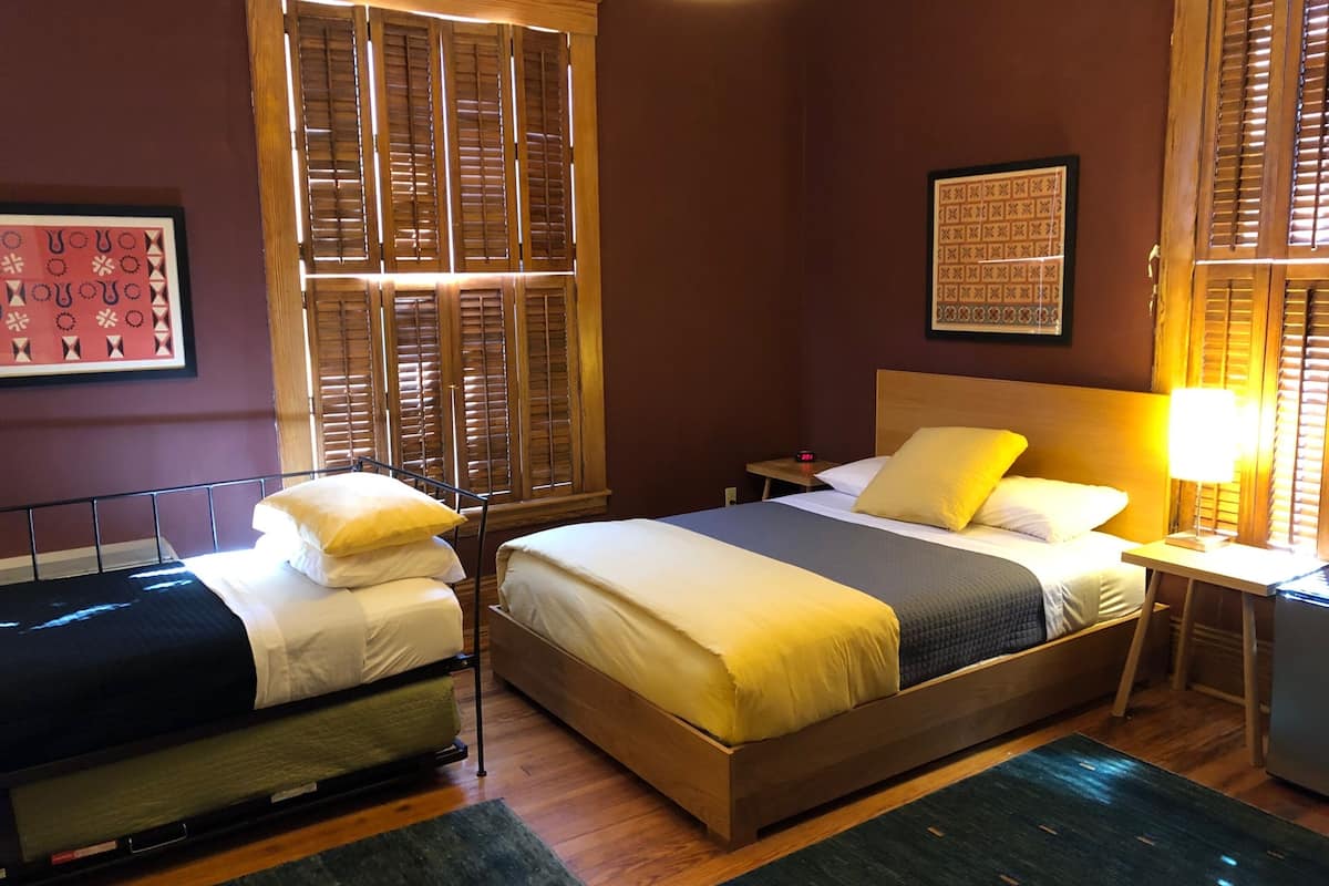 suite, ensuite, city view (room 17) | 1 bedroom