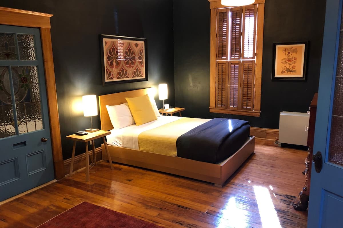 suite, ensuite, river view (room 25) | 1 bedroom