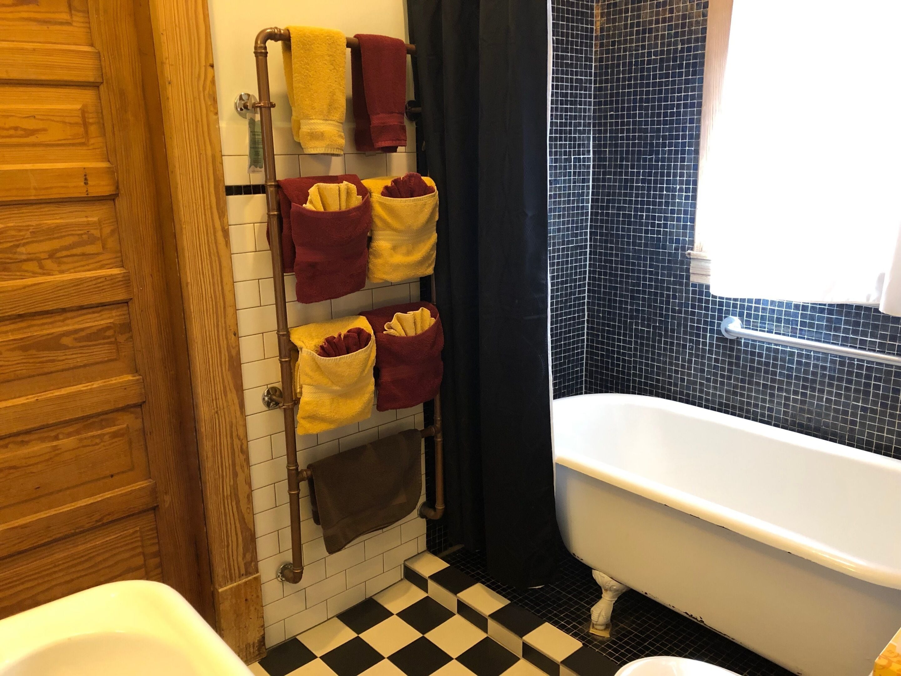 suite, ensuite, city view (room 09) | 1 bedroom