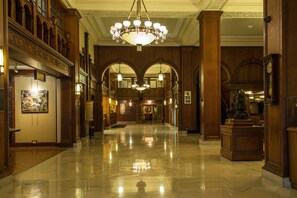 Lobby - Missouri Athletic Club (St. Louis)