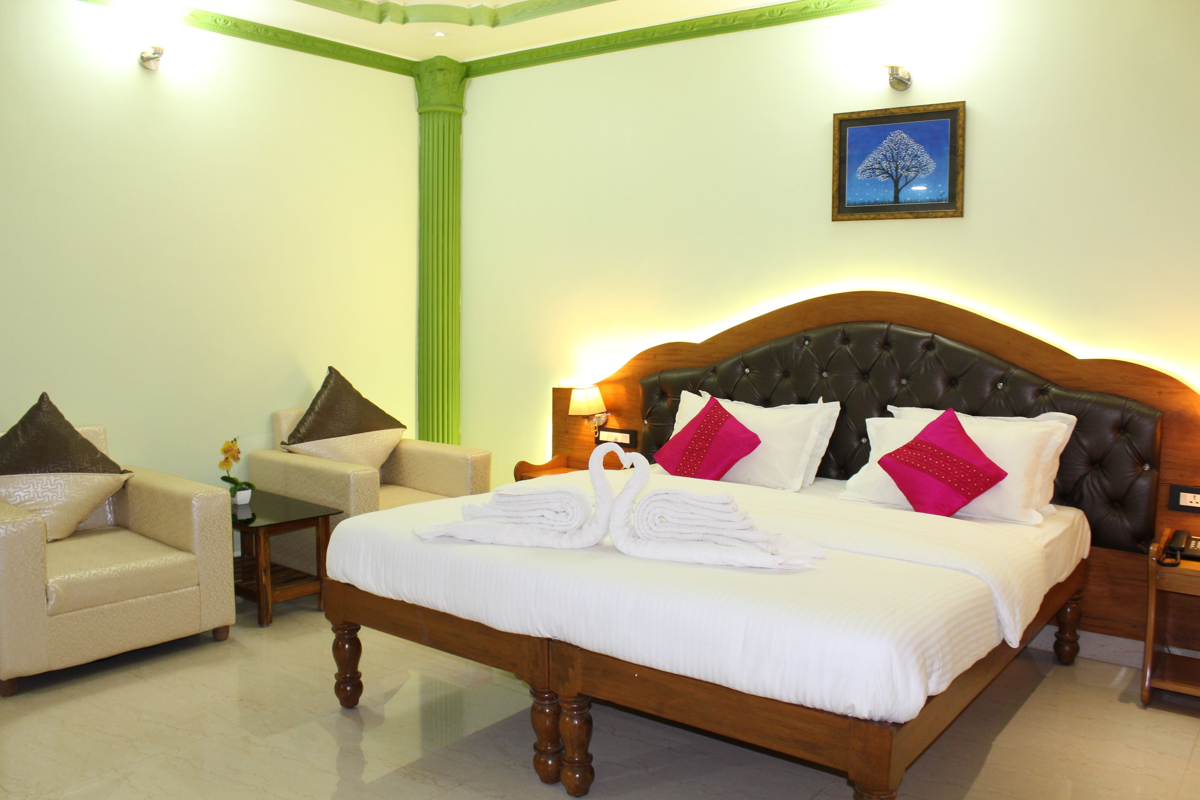 Executive Suite, 1 Bedroom | Desk, bed sheets