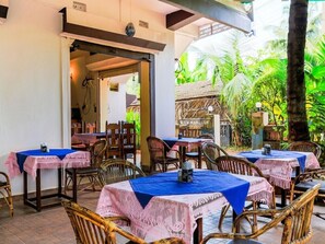 Breakfast, lunch, dinner served; garden views