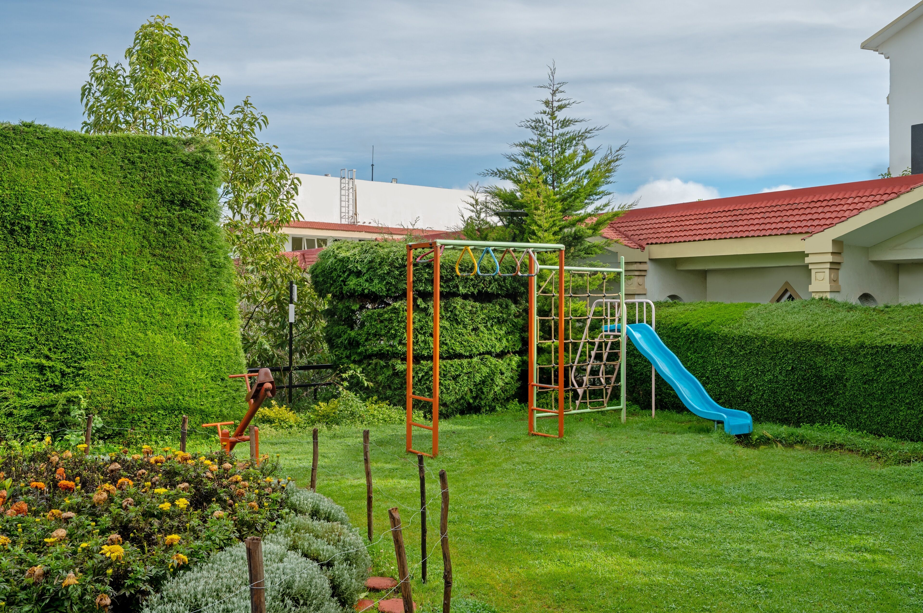Children’s play area – outdoor