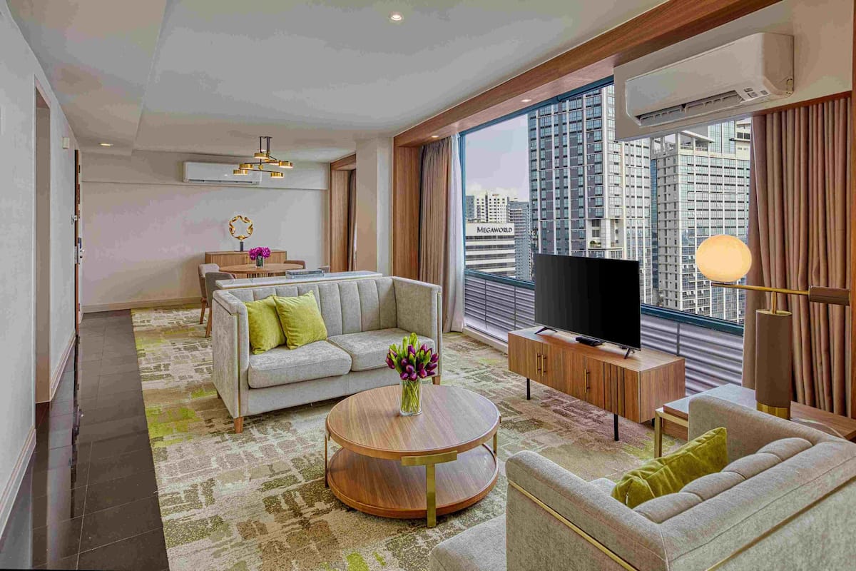 One Bedroom Deluxe | Living area