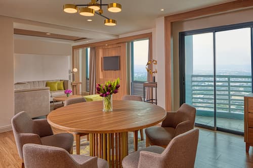Two-Bedroom Suite | Sala de jantar