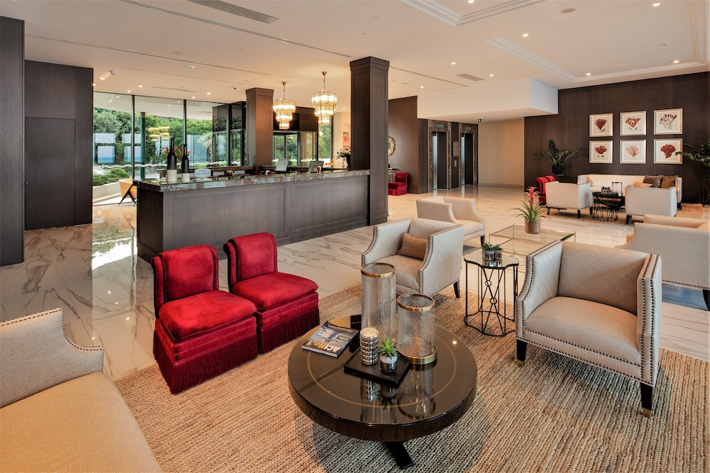 Royal Palm Hotel by null