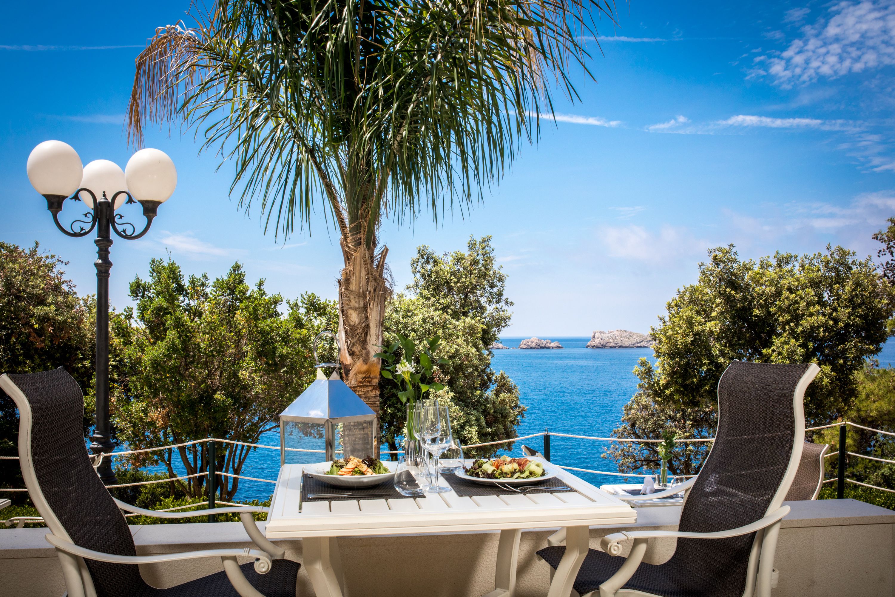 3 restaurants, breakfast, lunch, dinner served; mediterranean cuisine