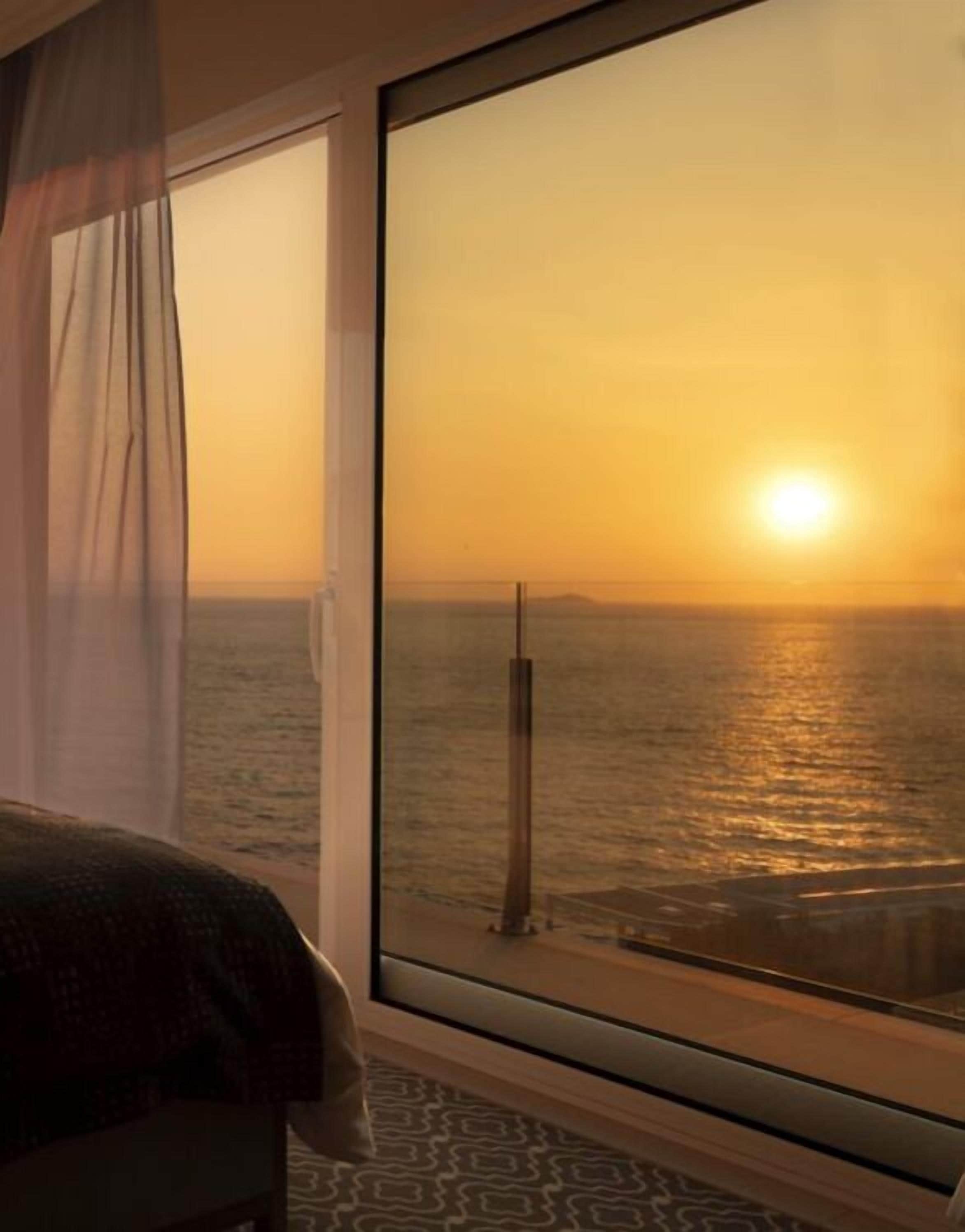 luxury double room, 1 king bed, balcony, sea view | view from room