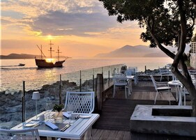 3 restaurantes, café da manhã, culinária mediterrânea