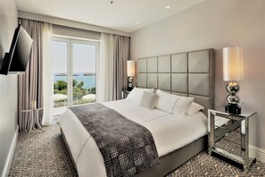 Hypo-allergenic bedding, minibar, in-room safe, desk - Royal Palm Hotel (Dubrovnik)