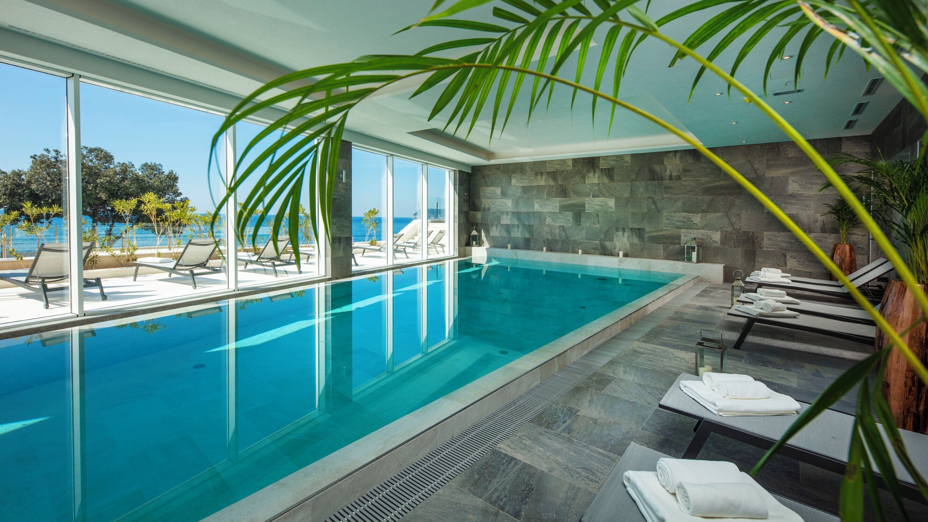 Indoor pool, 3 outdoor pools, pool umbrellas, sun loungers