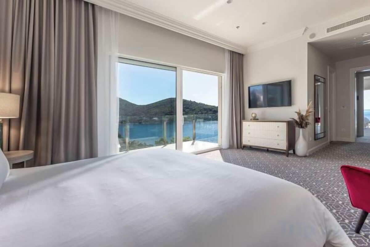 Ropa de cama hipoalergénica y minibar 
