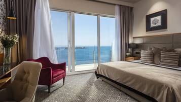 Chambre Luxe Double ou avec lits jumeaux, balcon, vue mer | 1 chambre, literie hypoallergénique, minibar