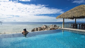 Villa, piscina privata, di fronte alla spiaggia | 1 camera, biancheria da letto di alta qualità