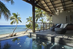 Villa, privat basseng, ved strandkanten | Utsikt fra rommet