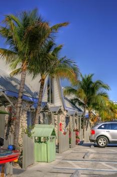 Car recommended at Ibis Bay Beach Resort