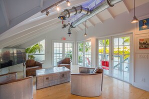 Ibis Bay King Suite | Vista al agua