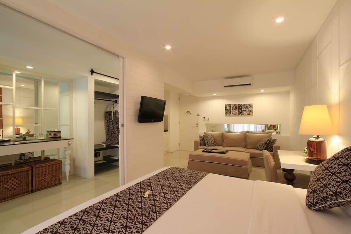 Suite, 2 Bedrooms | Premium bedding, Select Comfort beds, minibar, in-room safe