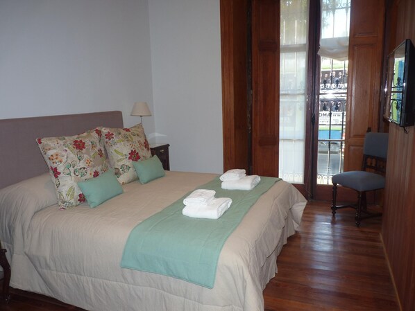 In-room safe, iron/ironing board, free WiFi