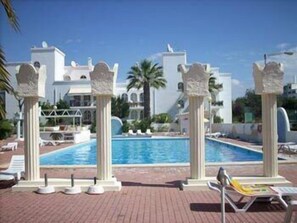 من حمّامات السباحة المغطاة، 4 من حمّامات السباحة الخارجية