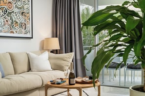 Living area - Coco Mooloolaba (Mooloolaba)