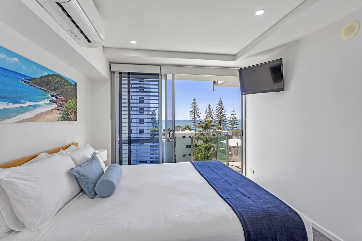 1 bedroom, laptop workspace, soundproofing, iron/ironing board