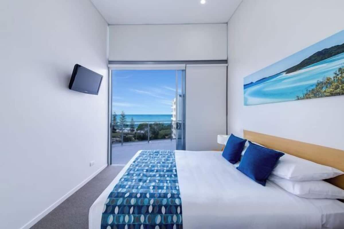 1 bedroom, laptop workspace, soundproofing, iron/ironing board
