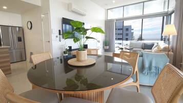 2 Bedroom Penthouse with Ocean Views | Dining room